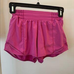 lululemon Hotty Hot Low-Rise Lined Short 2.5"